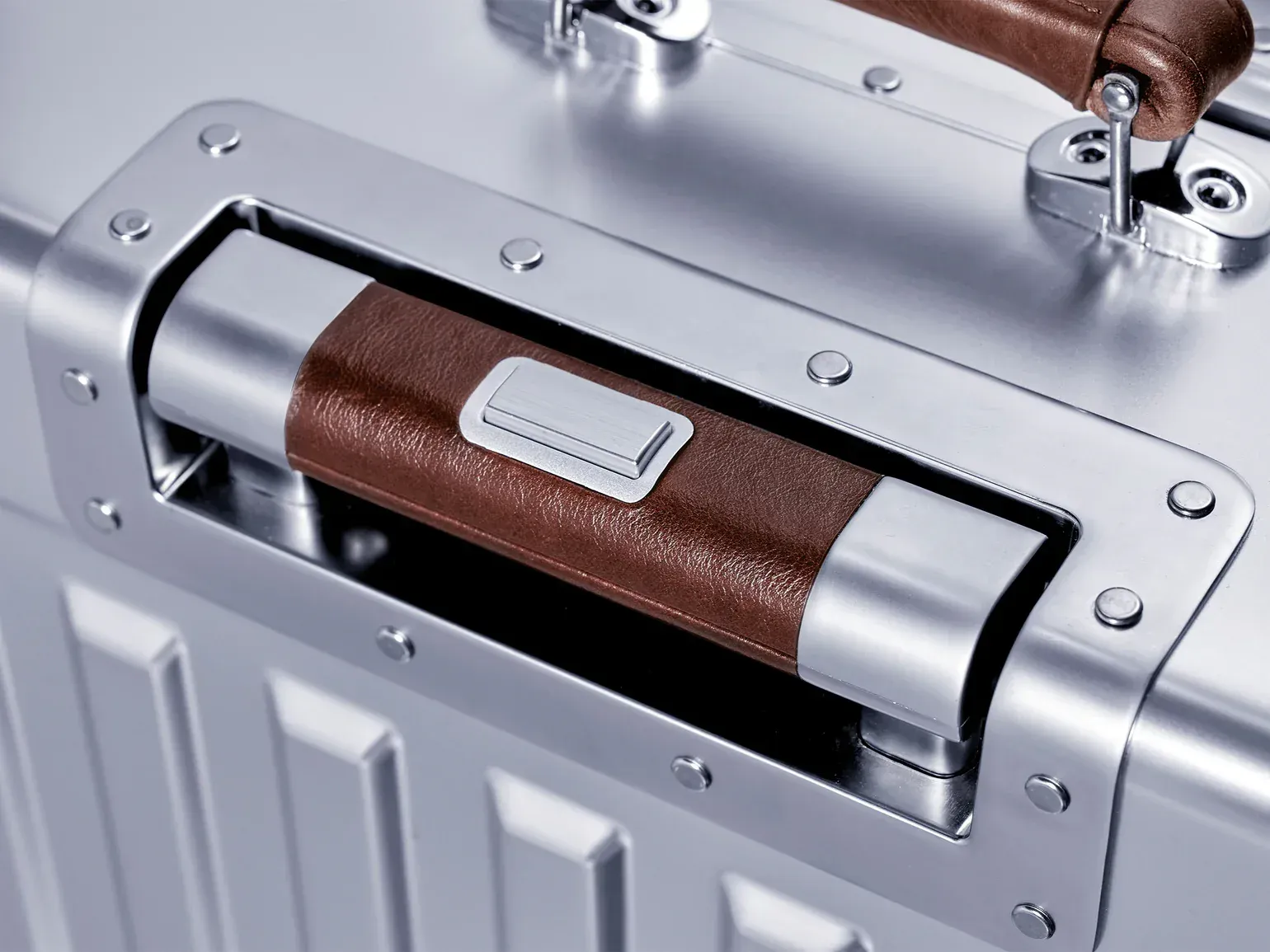 Sterling pacific travel case group sales by anthem branding